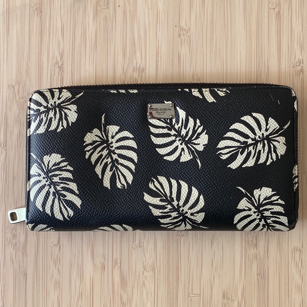 Dolce & Gabbana Calfskin round zip lung wallet